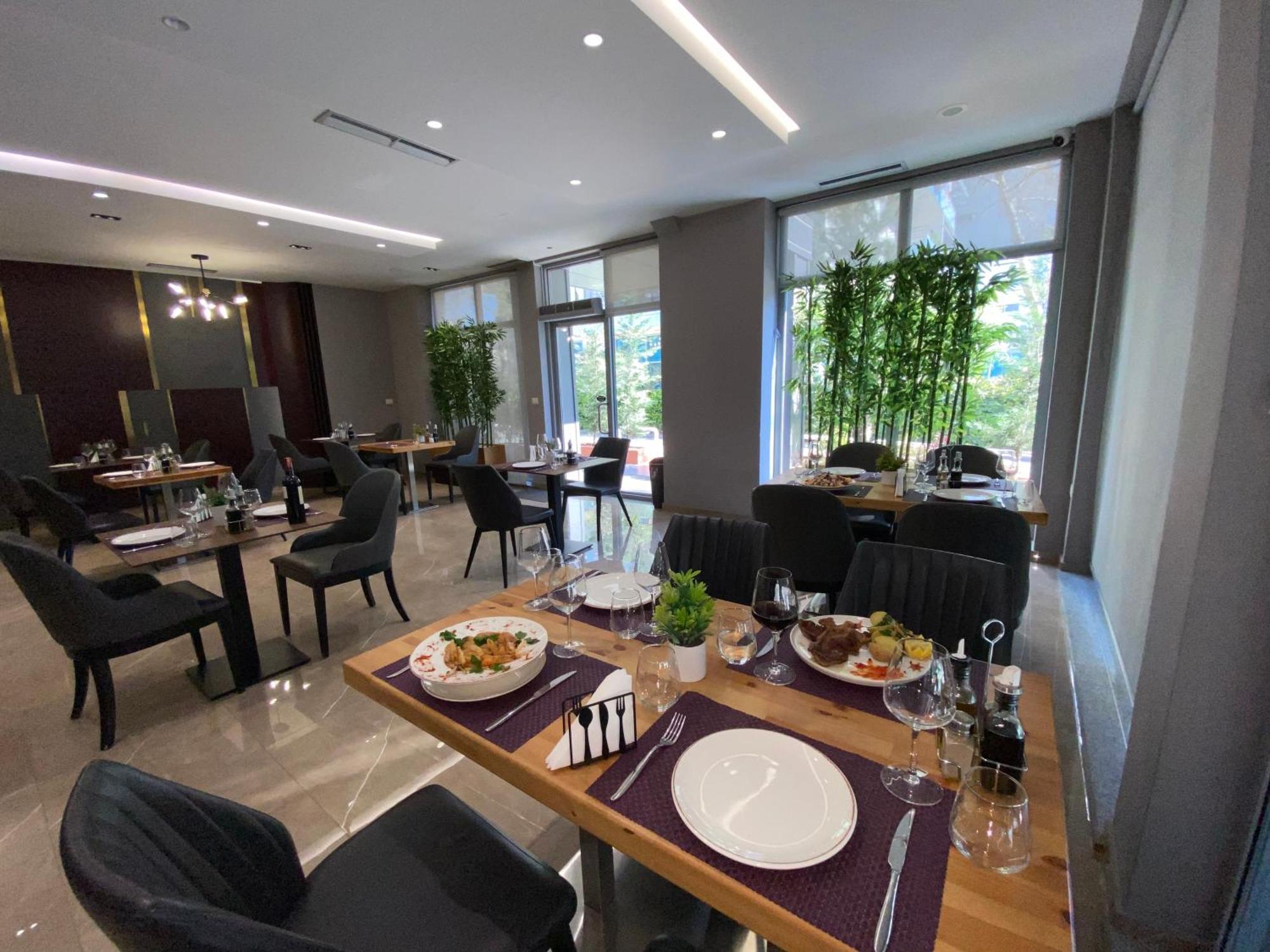 Doanesia Premium Hotel & Spa Mezez Esterno foto